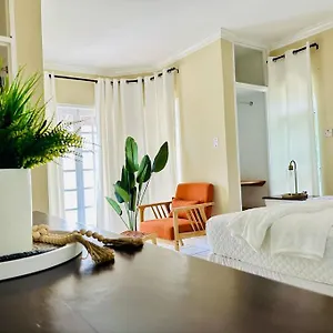 Apartment Falcon Islandview - Airport Pickup Available - 24security, Montego Bay